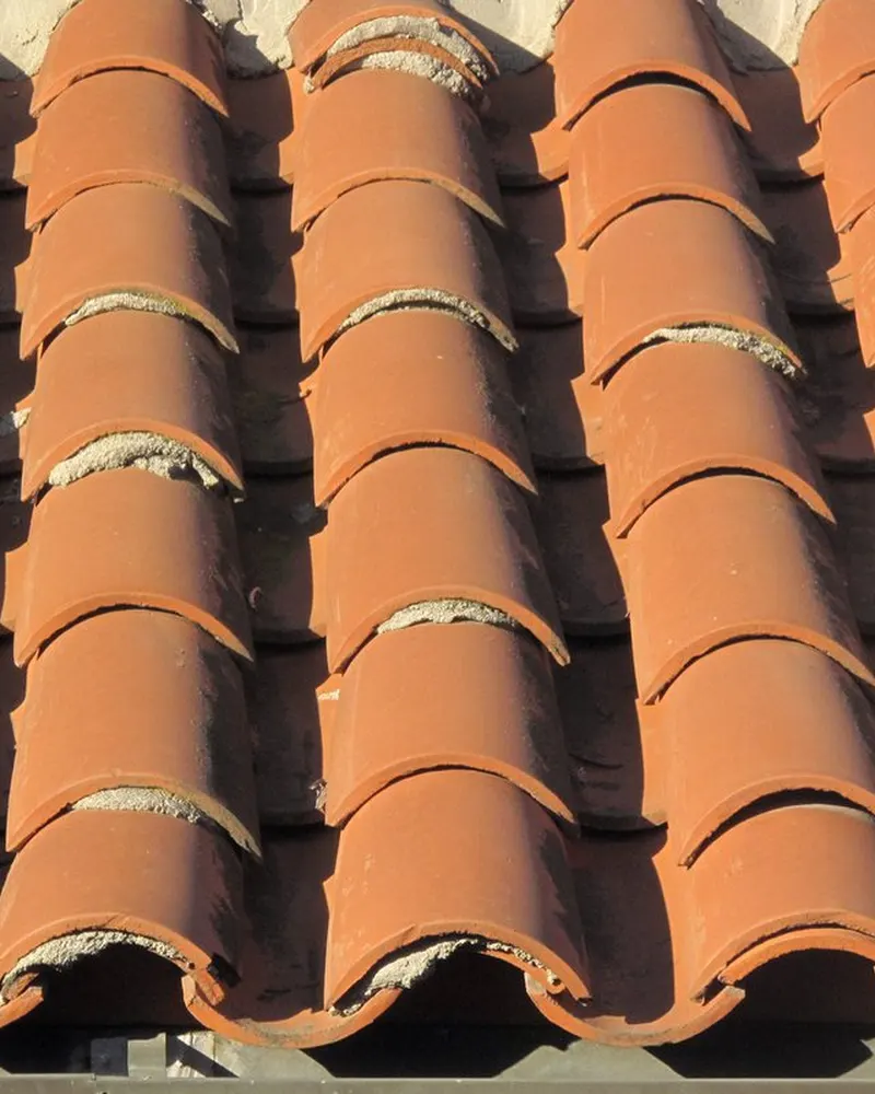 Tuiles de toiture remplacées
